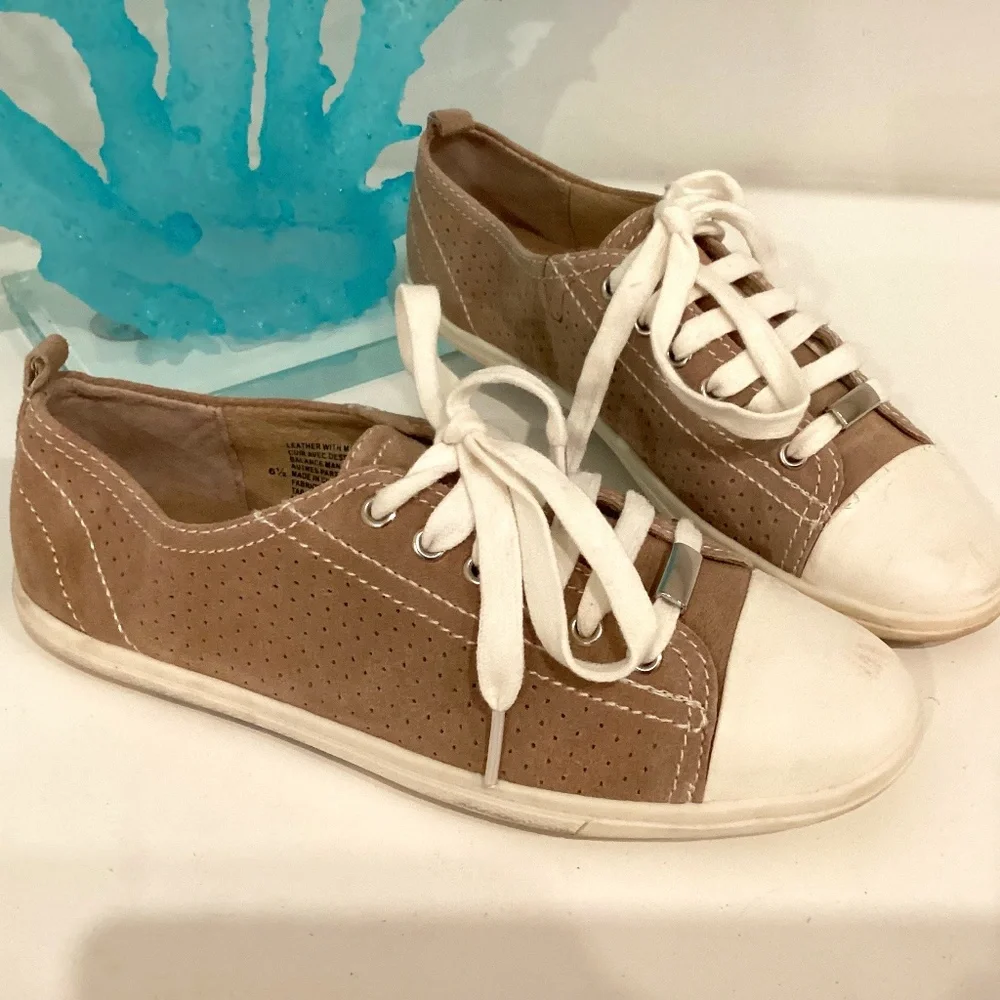 Merona Suede Beige Casual Flat Lace Up Sneaker Women's Shoes Size 6.5